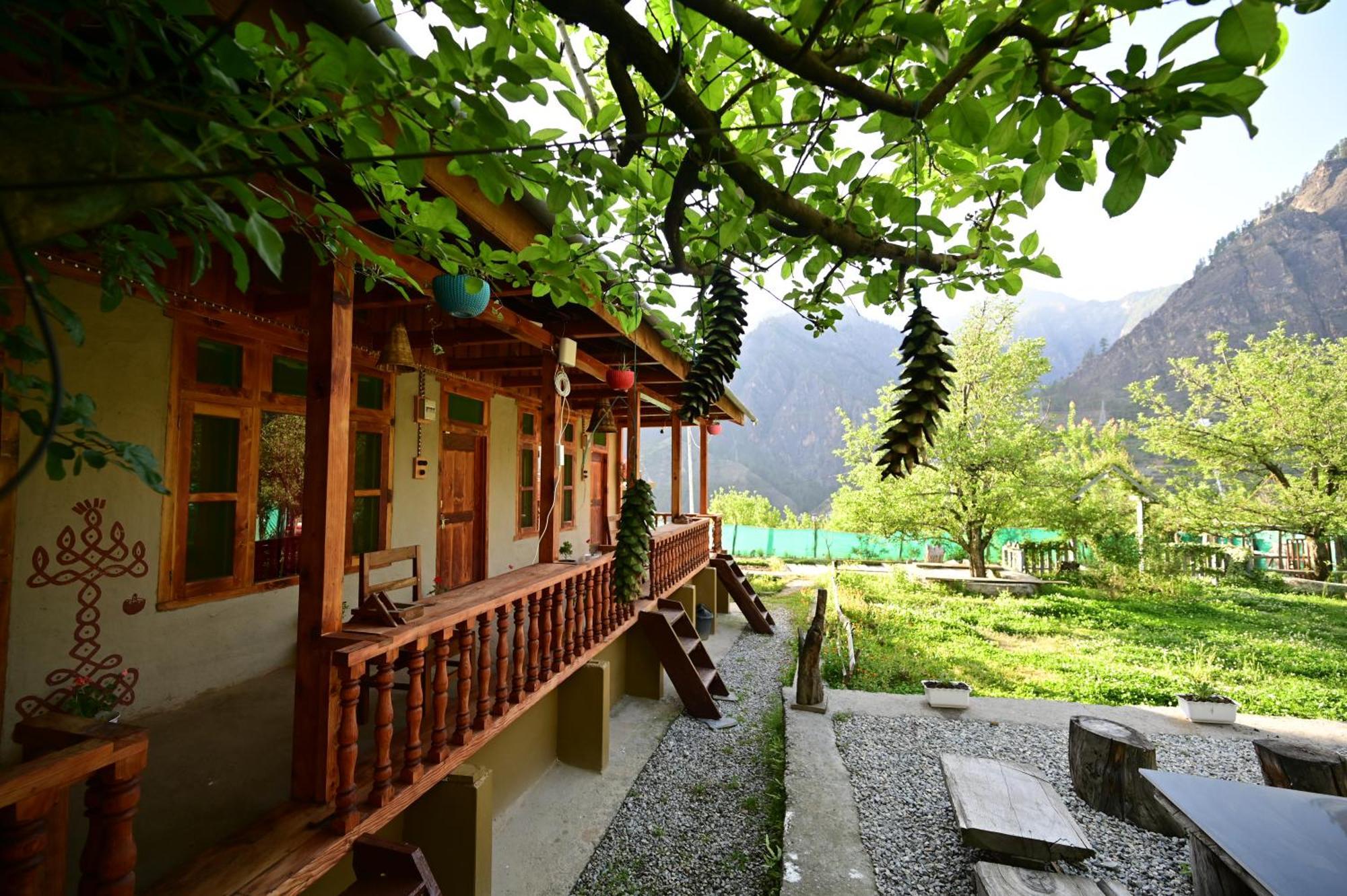 Himalayan Mud Resort Касоль Экстерьер фото