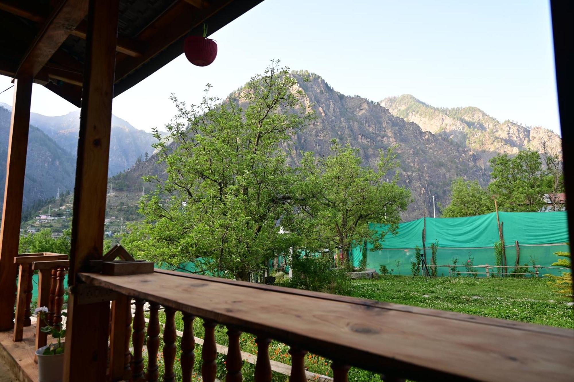 Himalayan Mud Resort Касоль Экстерьер фото